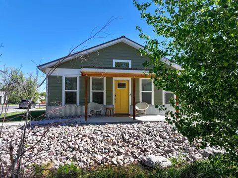 660 N 2nd St, Lander, WY 82520