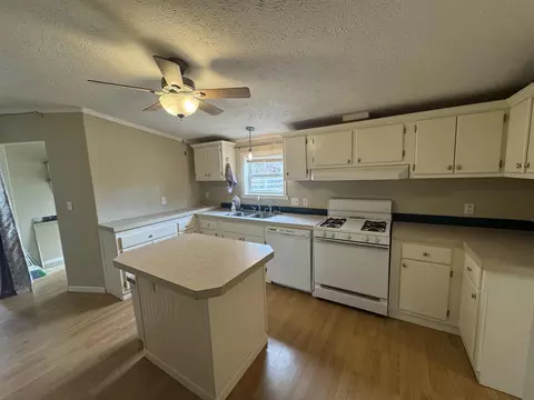 Kitchen - 89 Sharp Nose Rd, Riverton, WY 82501 photo 3 of 7