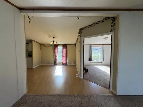 Living - 89 Sharp Nose Rd, Riverton, WY 82501 photo 2 of 2