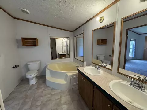 Bath - 89 Sharp Nose Rd, Riverton, WY 82501 photo 2 of 6