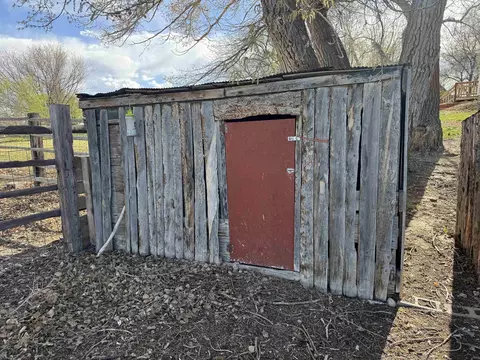 Exterior - 89 Sharp Nose Rd, Riverton, WY 82501 photo 5 of 10