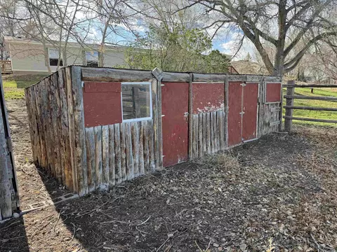 Exterior - 89 Sharp Nose Rd, Riverton, WY 82501 photo 6 of 10