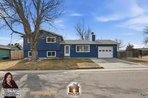 6579 Cherokee Ln, Casper, WY 82604