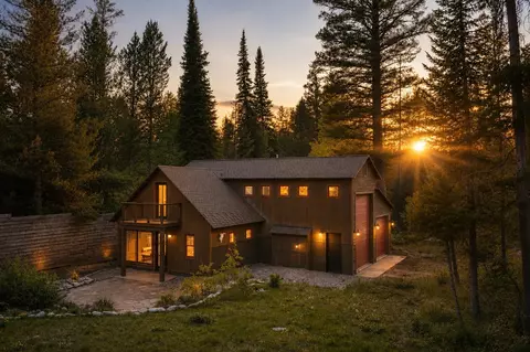 386 Spruce St, Alpine, WY 83128