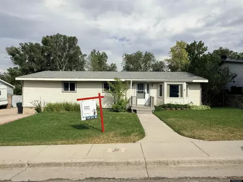 530 Juniper St, Green River, WY 82935