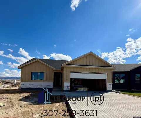 4548 Shale Cir, Mills, WY 82644