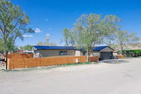585 Highland Ave, Green River, WY 82935