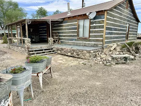 1318 Lane 12 12, Worland, WY 82401