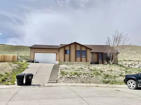 1921 Berry Dr, Kemmerer, WY 83101