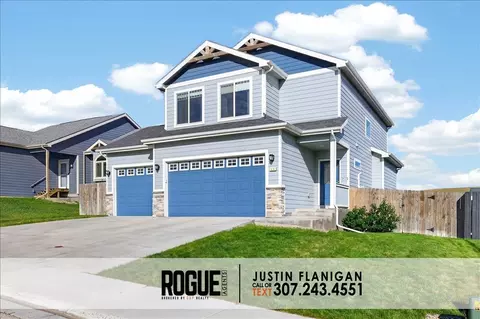 915 Dusty Ter, Mills, WY 82604