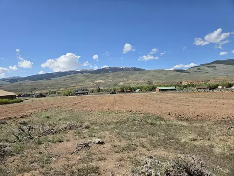 38 Leseberg Ave, Dubois, WY 82513