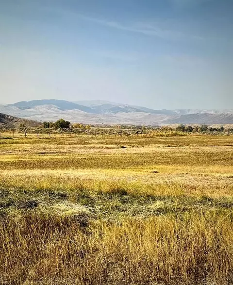 000 Burris Rd, Crowheart, WY 82512