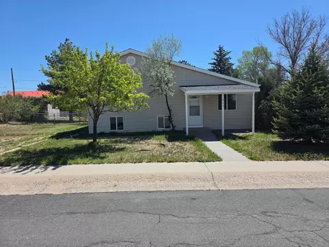 211 Jolley Ave, Douglas, WY 82633