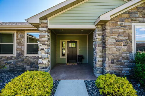27 Club House Dr, Sheridan, WY 82801
