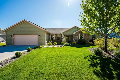 27 Club House Dr, Sheridan, WY 82801