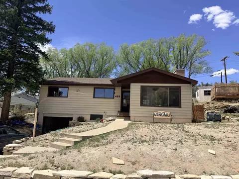 433 Hillcrest Way, Green River, WY 82935