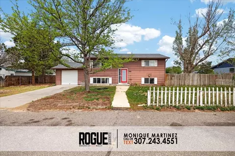 1960 Prairie Ln, Bar Nunn, WY 82601