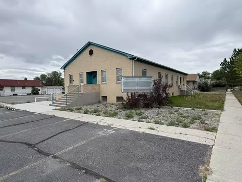 402 S 7th St E, Riverton, WY 82501