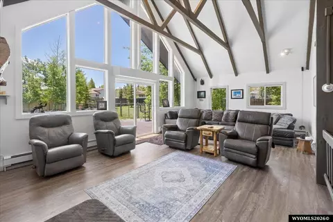 201 Broken Circle Dr, Evanston, WY 82930