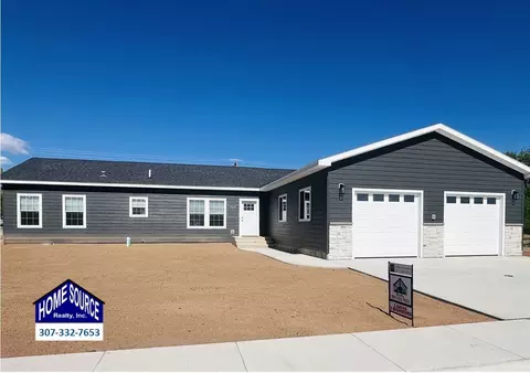 705 Cottonwood Ln, Lander, WY 82520