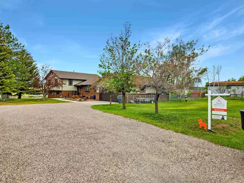 102 Broken Cir, Evanston, WY 82930