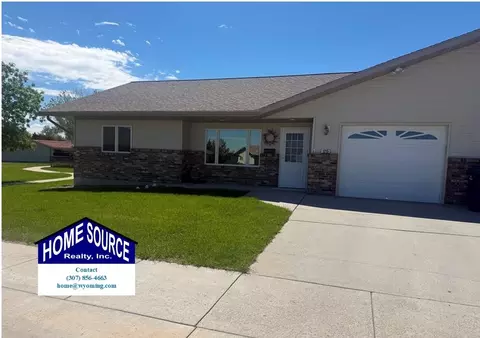1215 Pioneer Ct, Riverton, WY 82501