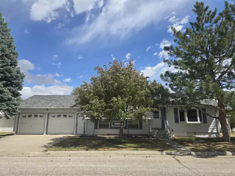 273 S Iowa St, Guernsey, WY 82214