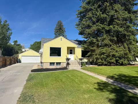 312 N 2nd St W, Riverton, WY 82501