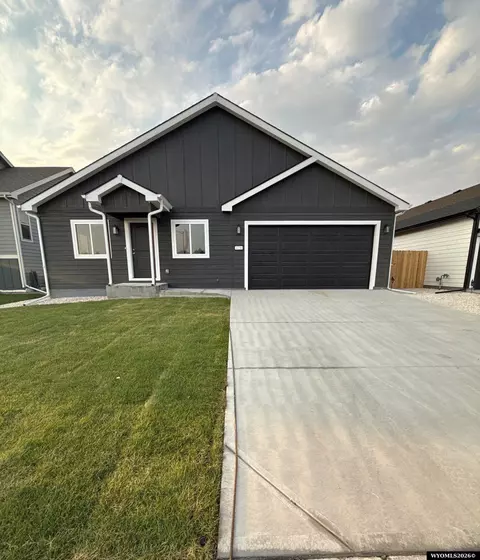 4758 Pontiac St, Casper, WY 82601