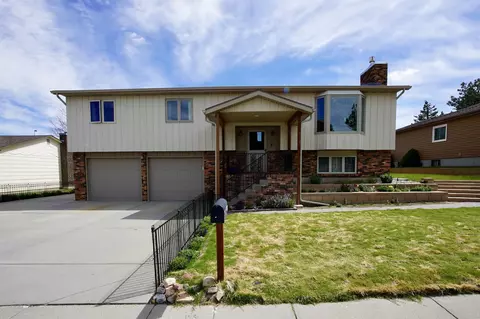 496 Long Ln, Casper, WY 82609
