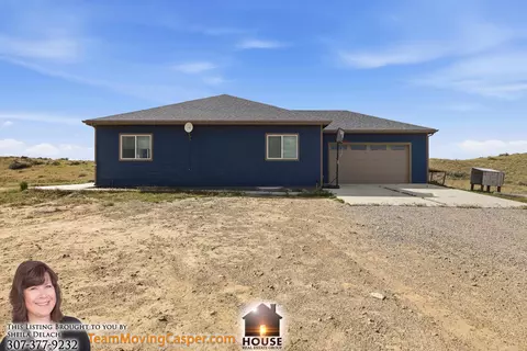 10806 E South Park Ave, Evansville, WY 82636