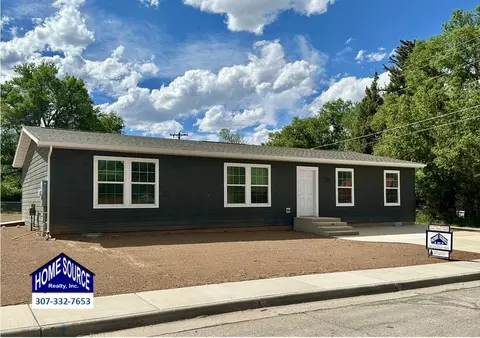 255 N 9th St, Lander, WY 82520