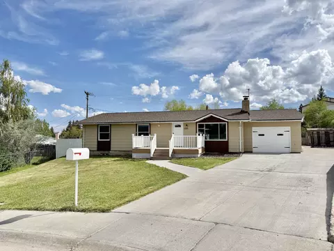 1335 Moose Ct, Kemmerer, WY 83101