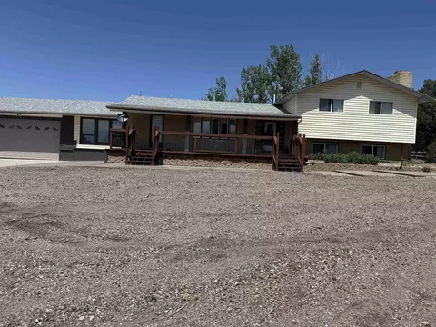 810 E 30th Ave, Torrington, WY 82240