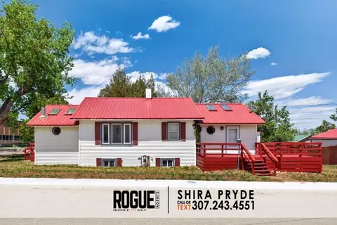 658 S 3rd St, Glenrock, WY 82637