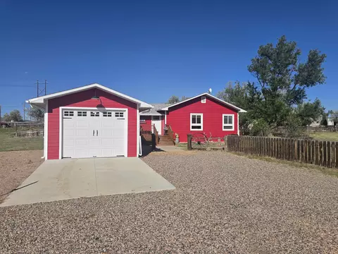 7 Miller Rd, Glenrock, WY 82637