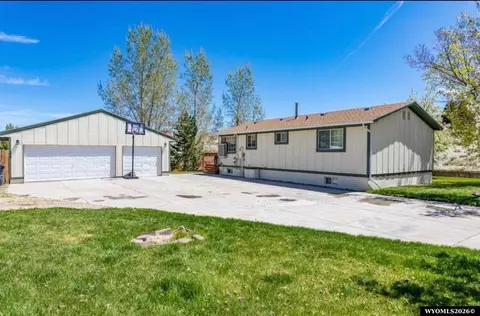 2525 Colorado Dr, Green River, WY 82935