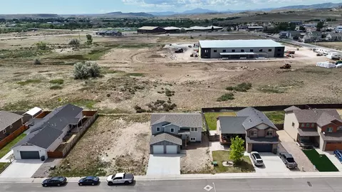 905 Flicker St, Douglas, WY 82633