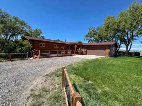 1724 Blue Sky Hwy, Kinnear, WY 82516