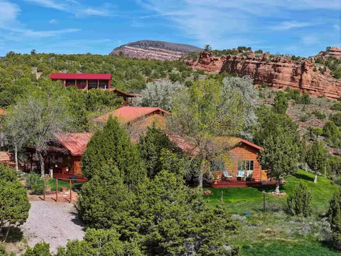 30 Cactus Rd, Lander, WY 82520