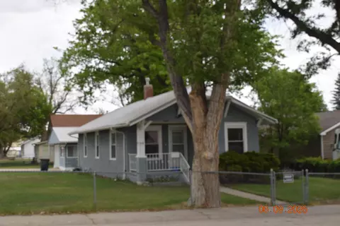 218 W Deer St, Glenrock, WY 82637