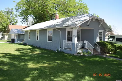 218 W Deer St, Glenrock, WY 82637