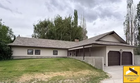 19 Burma Rd, Riverton, WY 82501