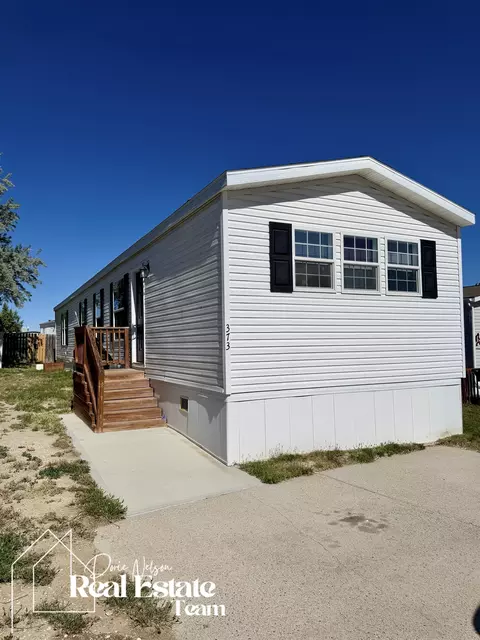 373 Columbine Dr, Casper, WY 82604