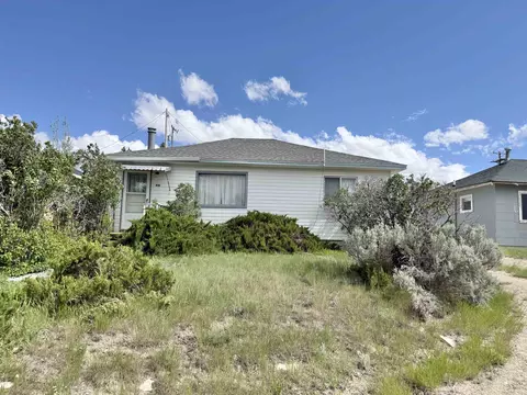 418 Carbon St, Kemmerer, WY 83101