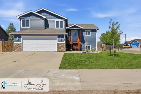 748 Reshaw Cir, Evansville, WY 82636