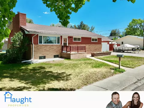 1102 Hamilton St, Douglas, WY 82633