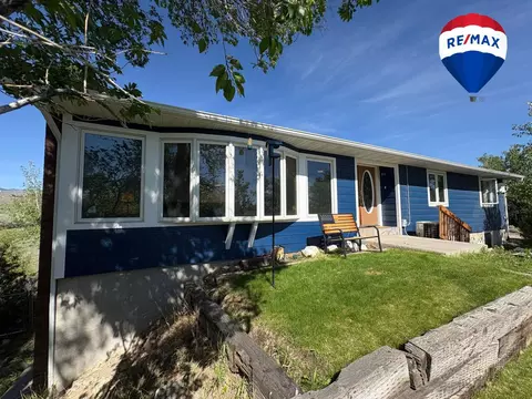 1185 Goodrich Dr, Lander, WY 82520