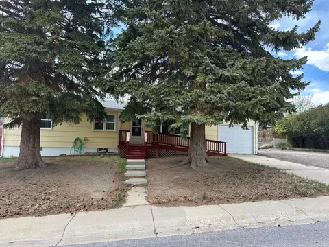 1228 Weaver St, Rawlins, WY 82301