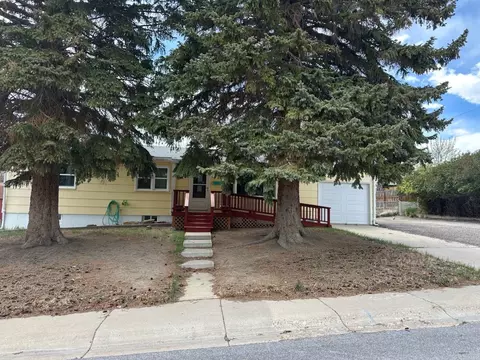 1228 Weaver St, Rawlins, WY 82301
